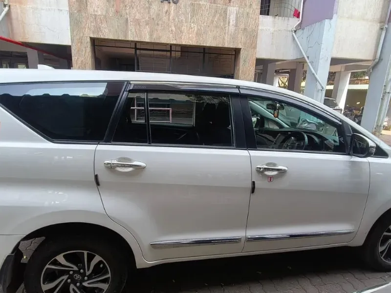 Innova Side View